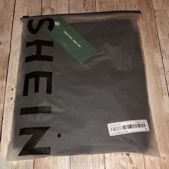 “SHEIN” EZwear,black,mock-neck, raglan slv, sports compression top,size M, NWT - Picture 16 of 16